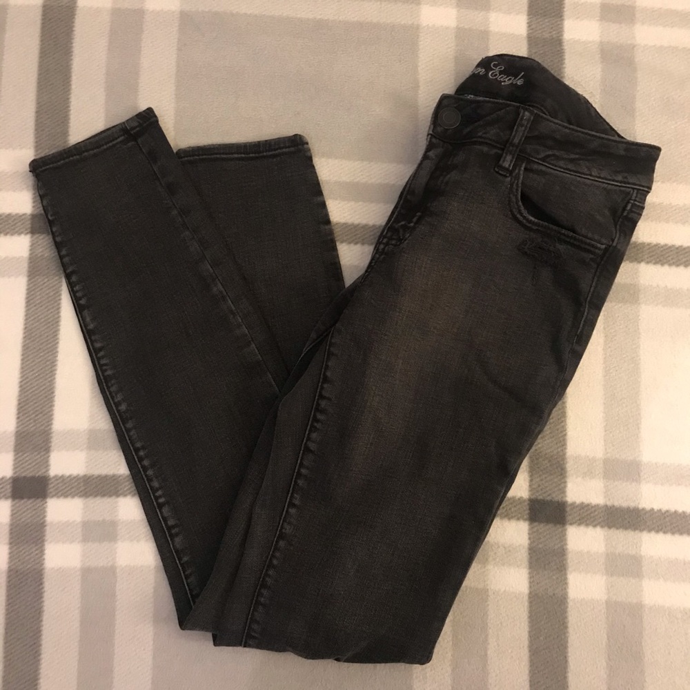 Distressed Black Jegging